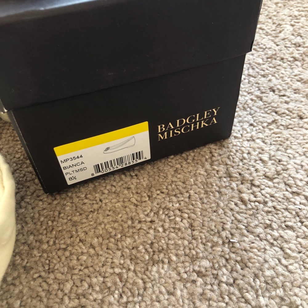 NWT 8.5 Badgley Mischka Bianca flats wedding - Picture 7 of 8
